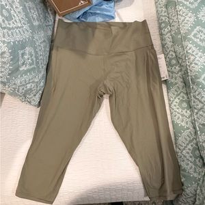 NEVER WORN. Leggings